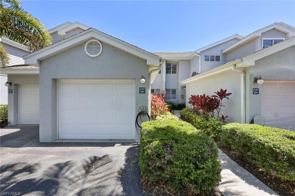 LAKESIDE CARRIAGE HOMES - Residential Lease