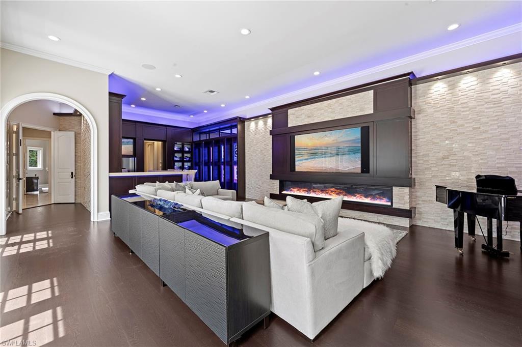 BAY LAUREL ESTATES - Residential