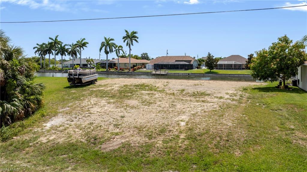 CAPE CORAL - Land
