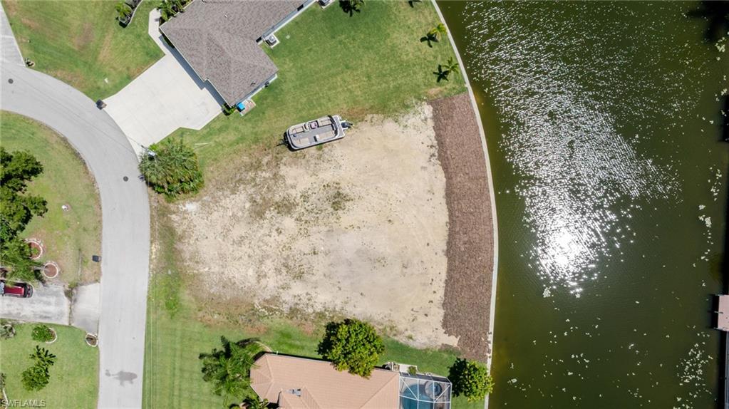 CAPE CORAL - Land