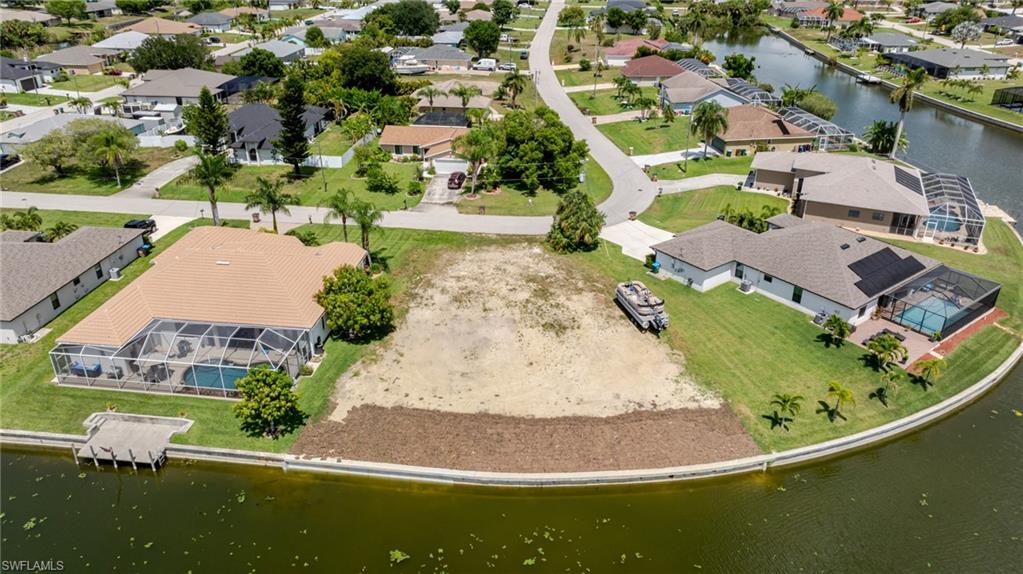 CAPE CORAL - Land