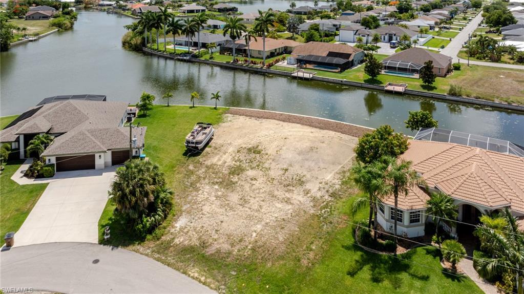 CAPE CORAL - Land