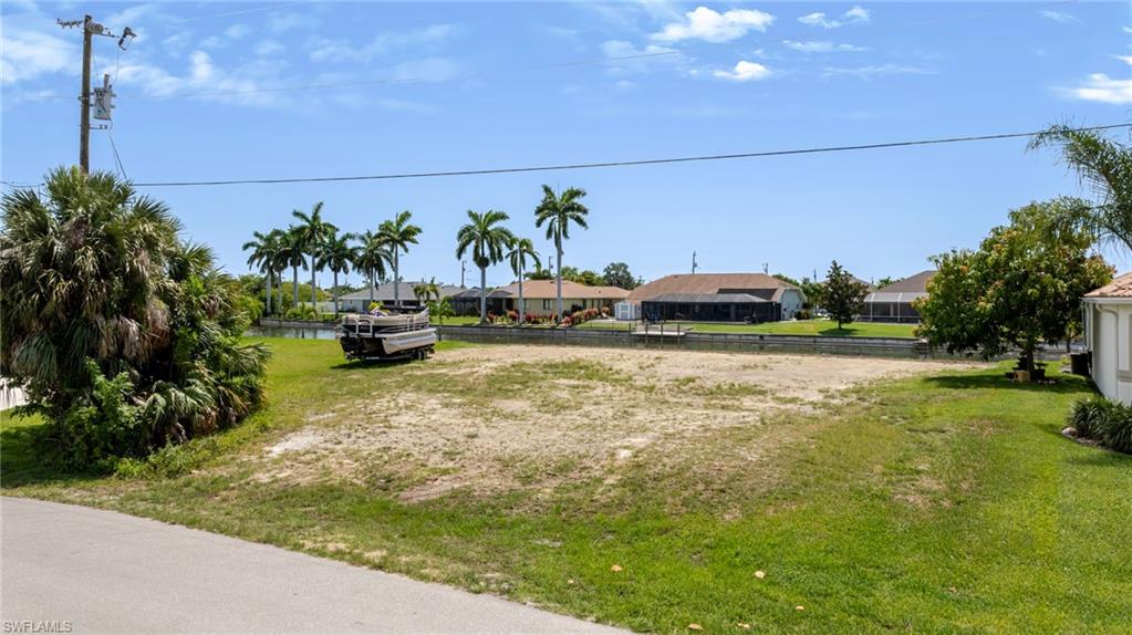 CAPE CORAL - Land
