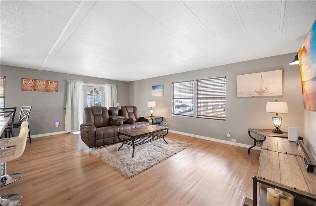 COACHLIGHT MANOR MOBILE HOME - Residential
