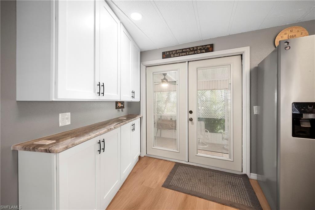 COACHLIGHT MANOR MOBILE HOME - Residential