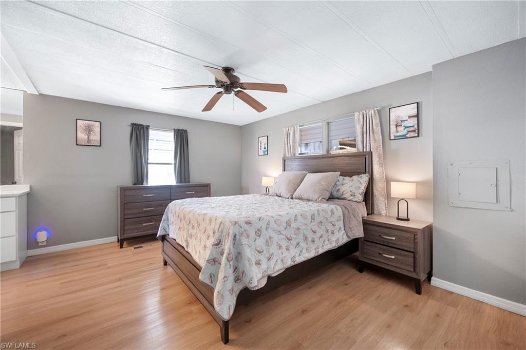 COACHLIGHT MANOR MOBILE HOME - Residential