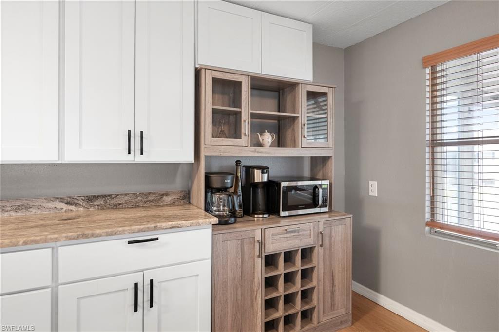 COACHLIGHT MANOR MOBILE HOME - Residential