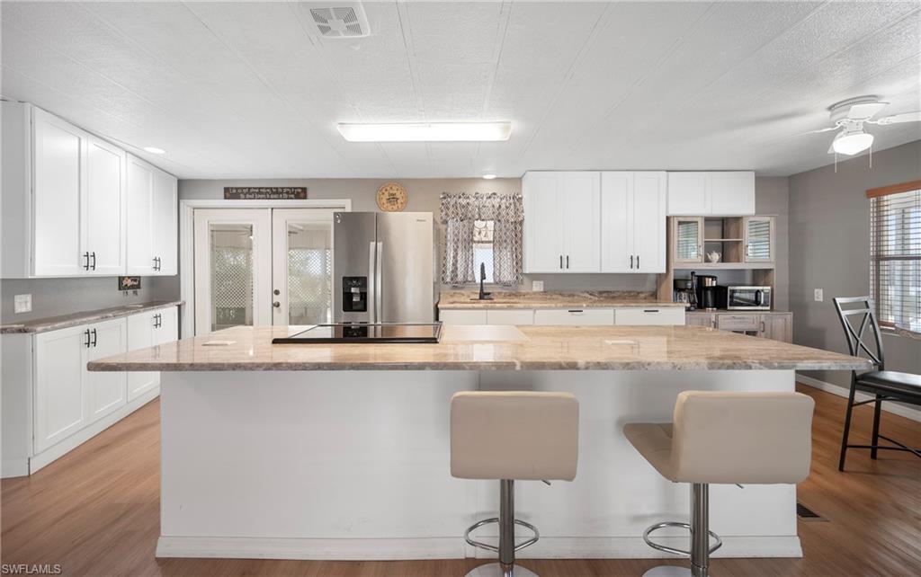 COACHLIGHT MANOR MOBILE HOME - Residential