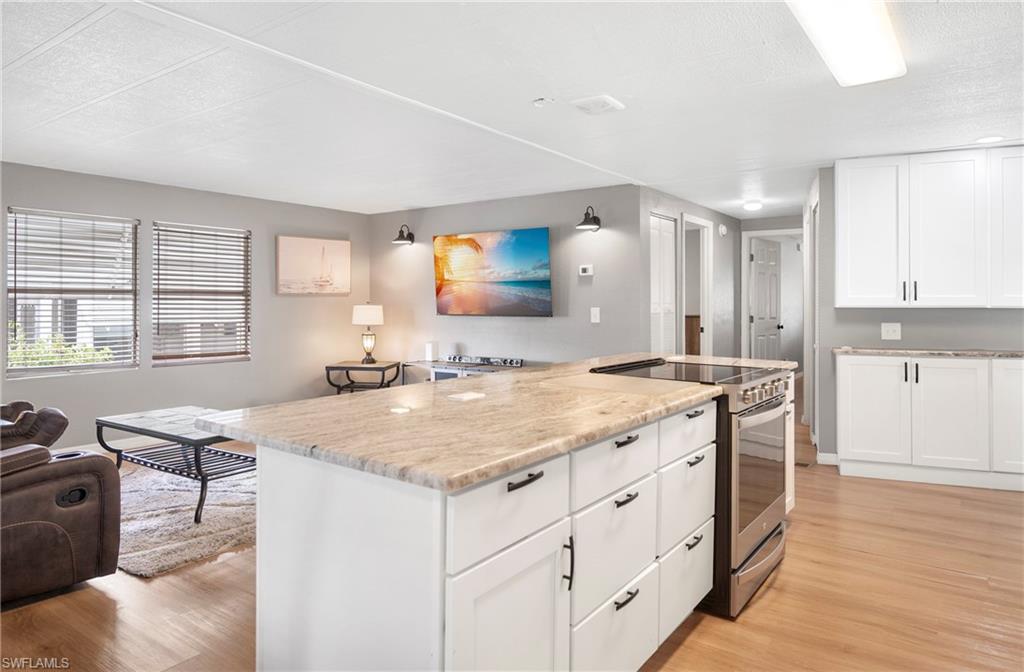 COACHLIGHT MANOR MOBILE HOME - Residential
