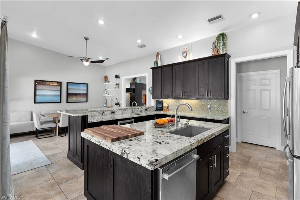 GOLDEN GATE ESTATES - Residential