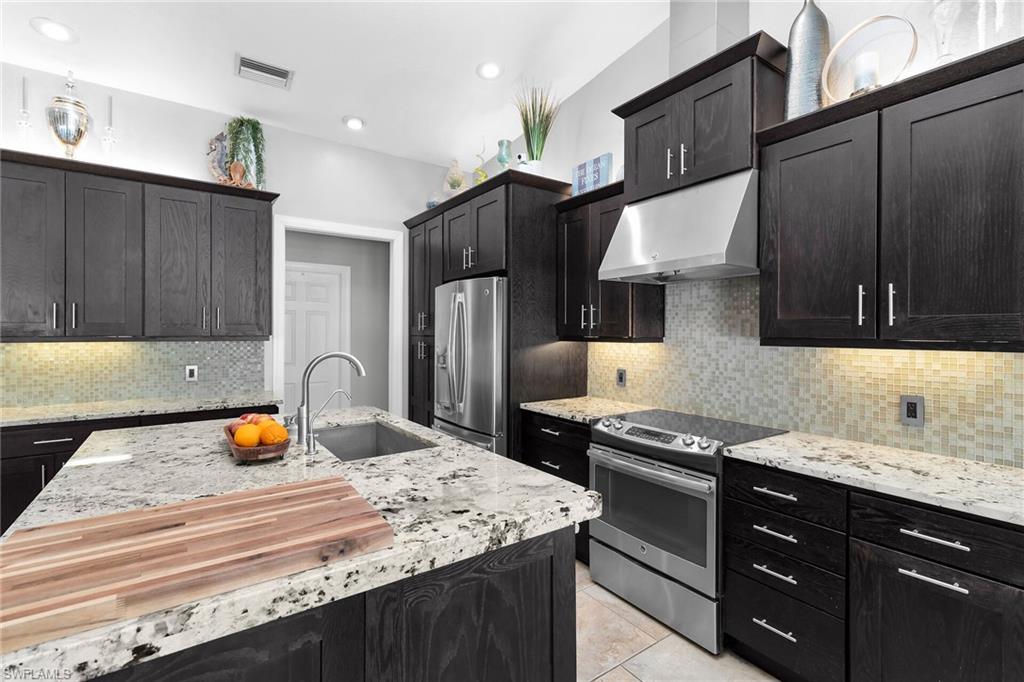 GOLDEN GATE ESTATES - Residential