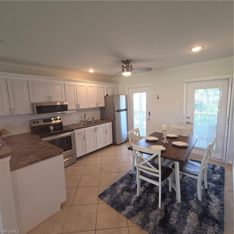 466 12th AVE S 466