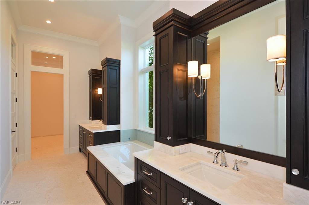 MOORINGS - Residential