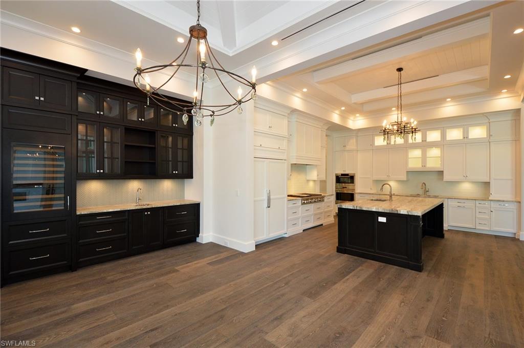 MOORINGS - Residential