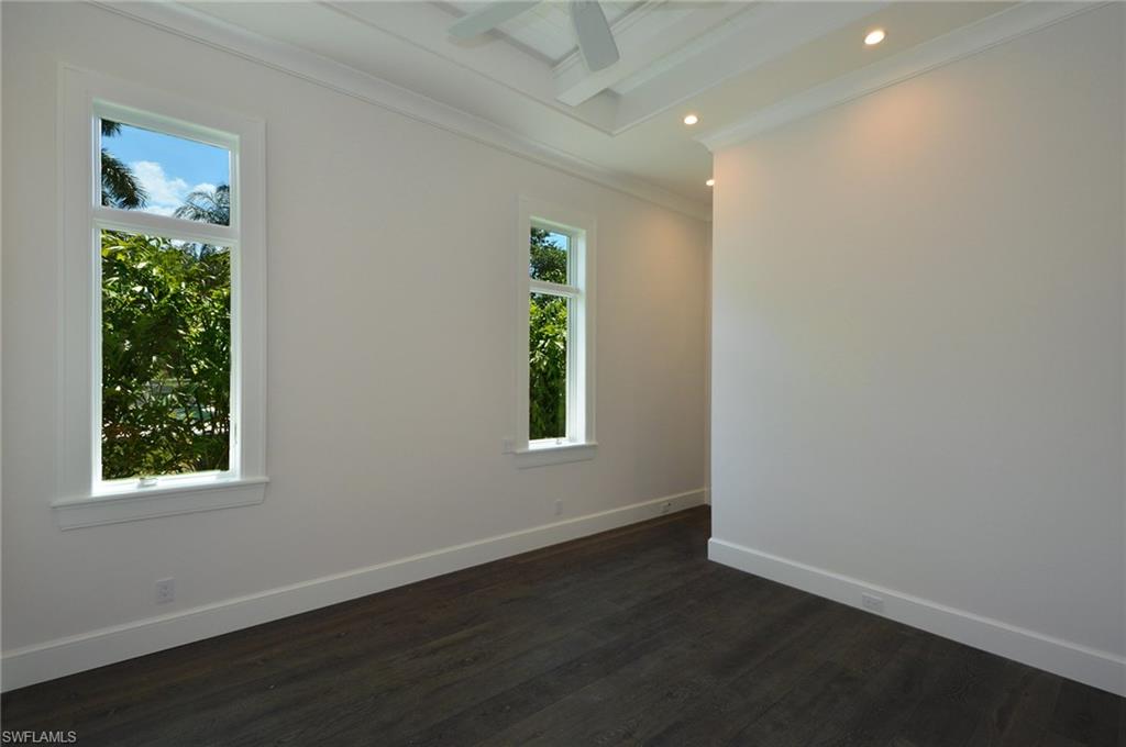 MOORINGS - Residential