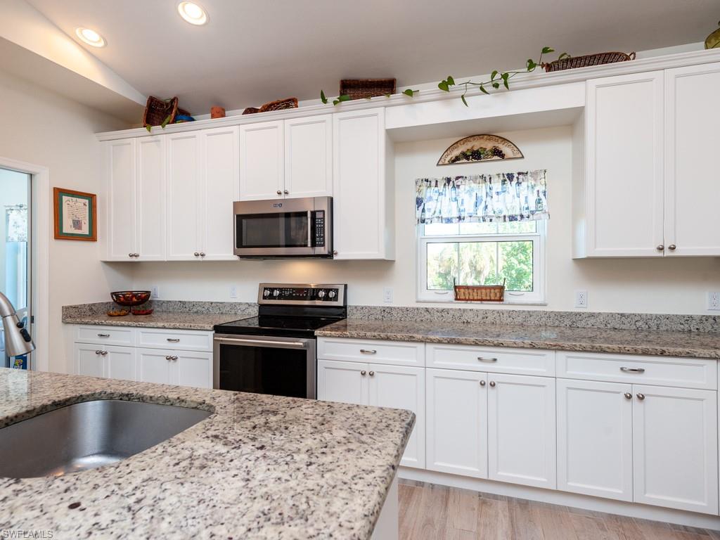 BELLE MEADE - Residential