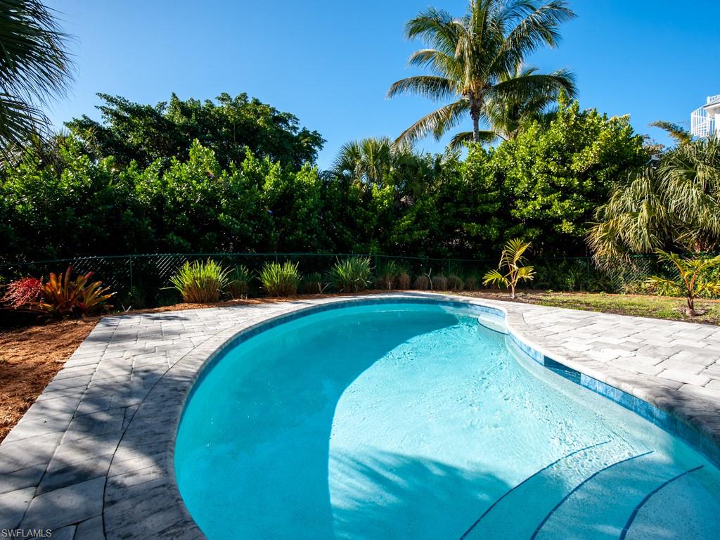 BELLE MEADE - Residential