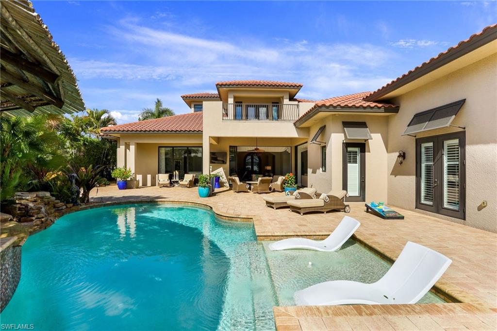 MOORINGS - Residential