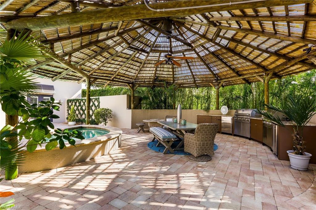 MOORINGS - Residential