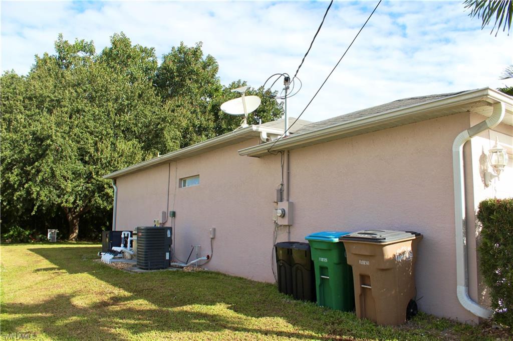 CAPE CORAL - Residential