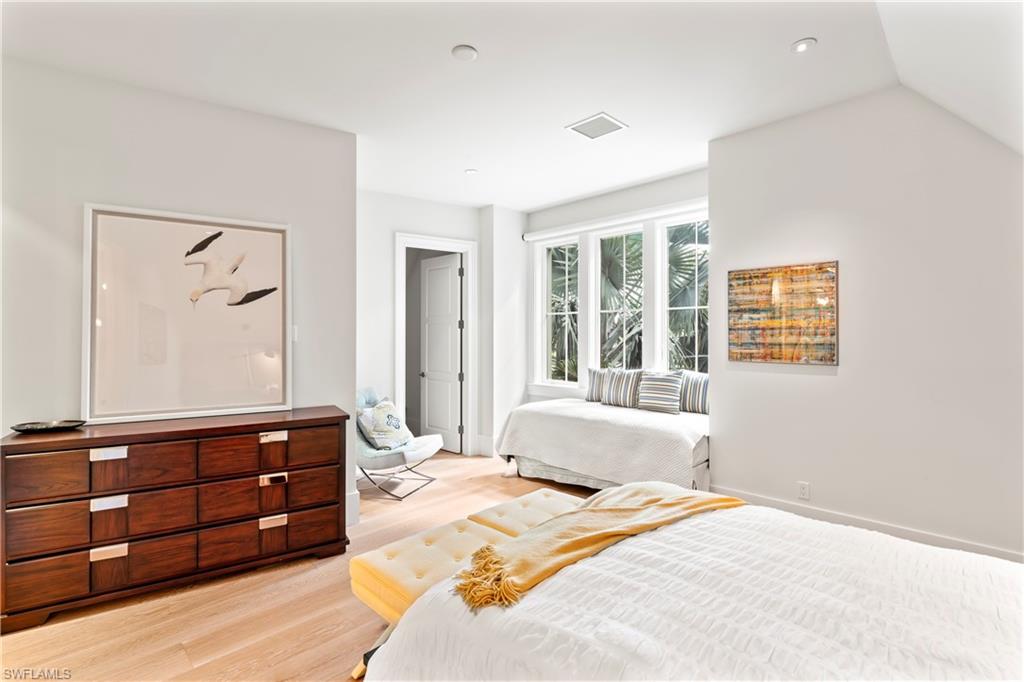 OLDE NAPLES - Residential Lease