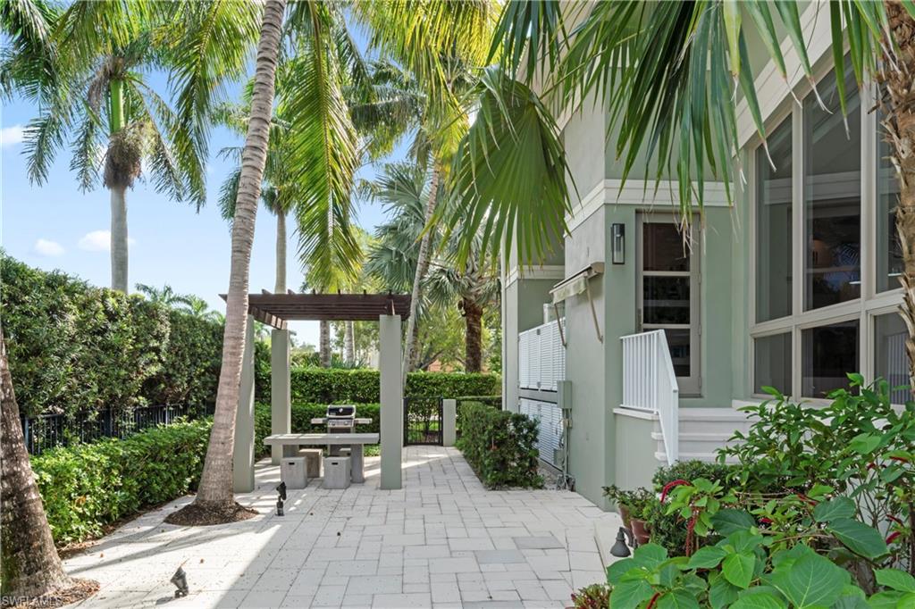 OLDE NAPLES - Residential Lease