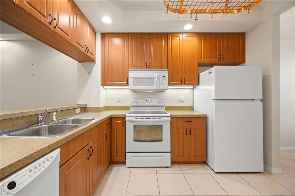 VAN LOON COMMONS - Residential