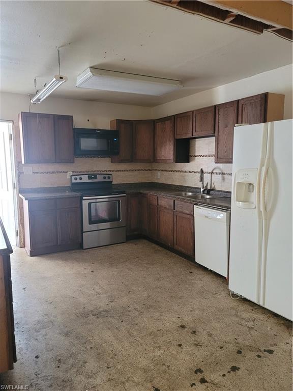 BERTS BAYSHORE MANOR - Residential