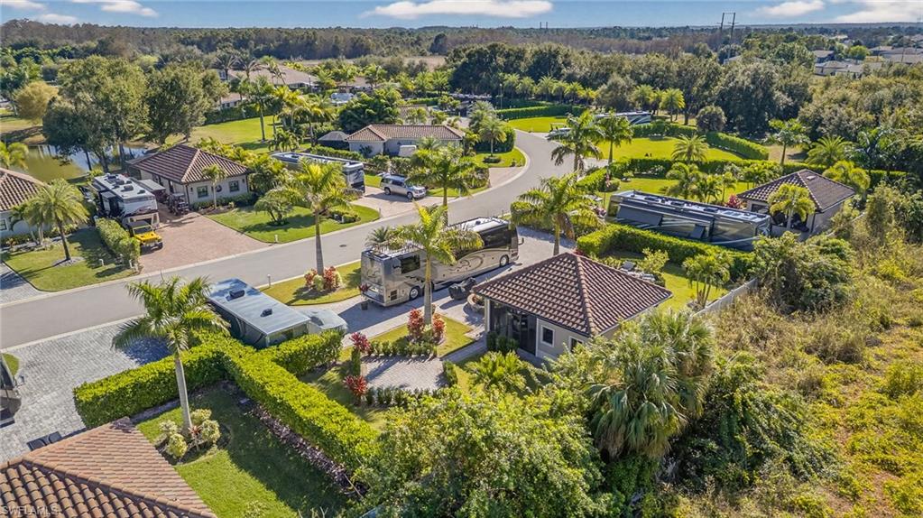 GOLDEN PALMS LUXURY MOTORCOACH RESORT - Land