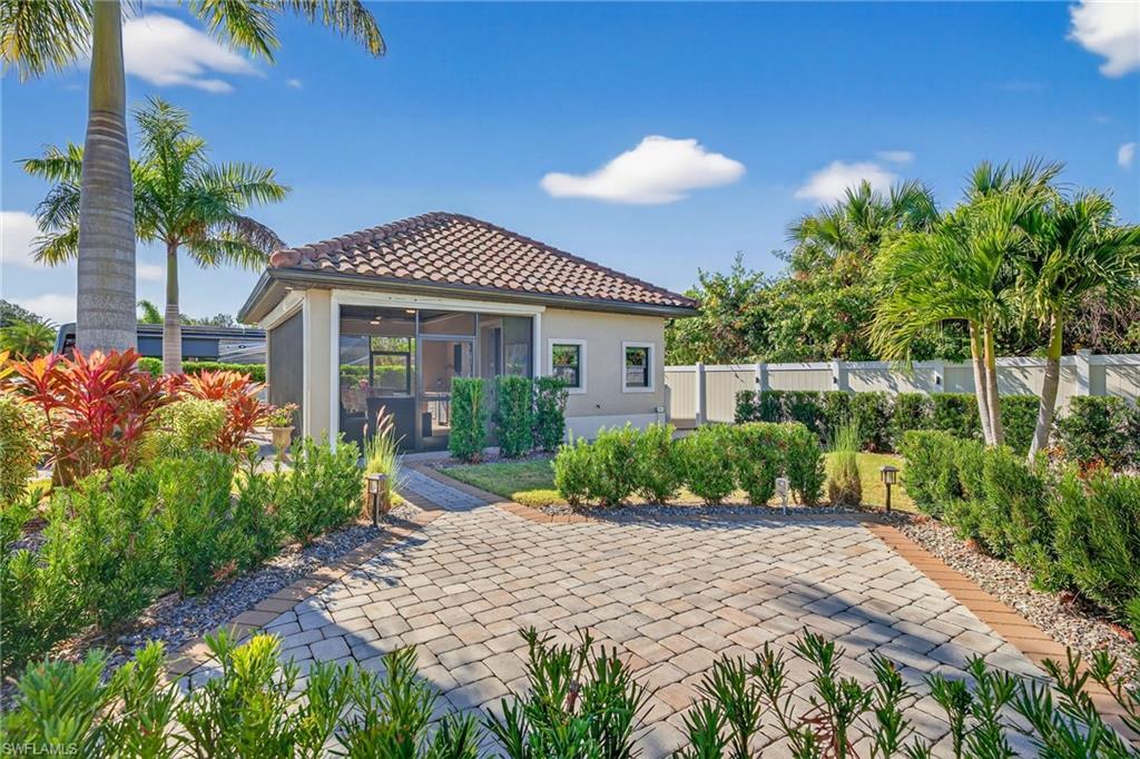 GOLDEN PALMS LUXURY MOTORCOACH RESORT - Land