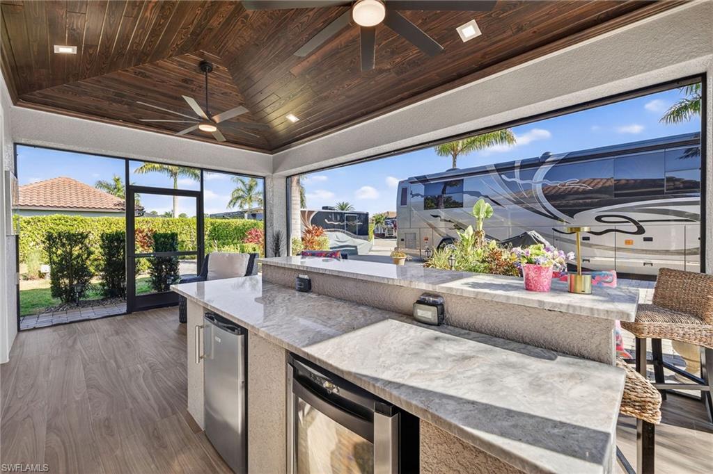 GOLDEN PALMS LUXURY MOTORCOACH RESORT - Land