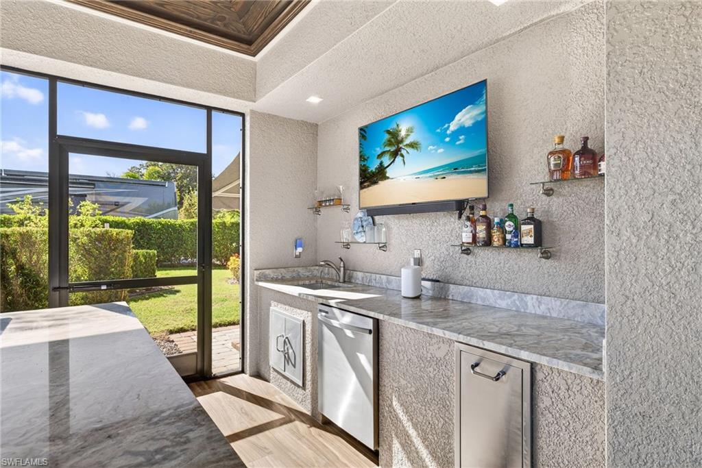 GOLDEN PALMS LUXURY MOTORCOACH RESORT - Land