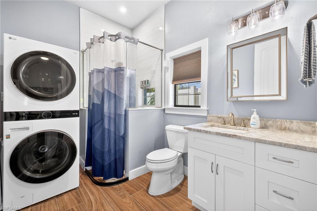 GOLDEN PALMS LUXURY MOTORCOACH RESORT - Land