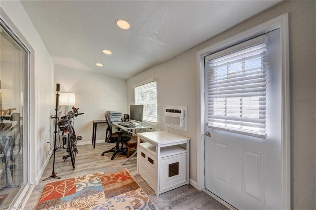 CHARLOTTE SHORES CONDOMINIUM - Residential