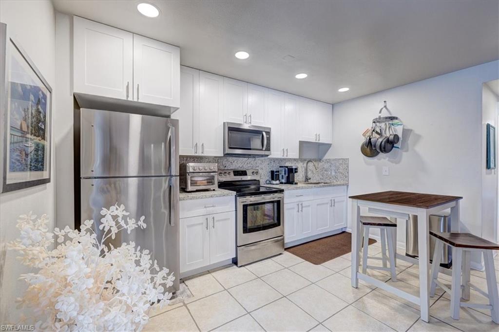 CHARLOTTE SHORES CONDOMINIUM - Residential