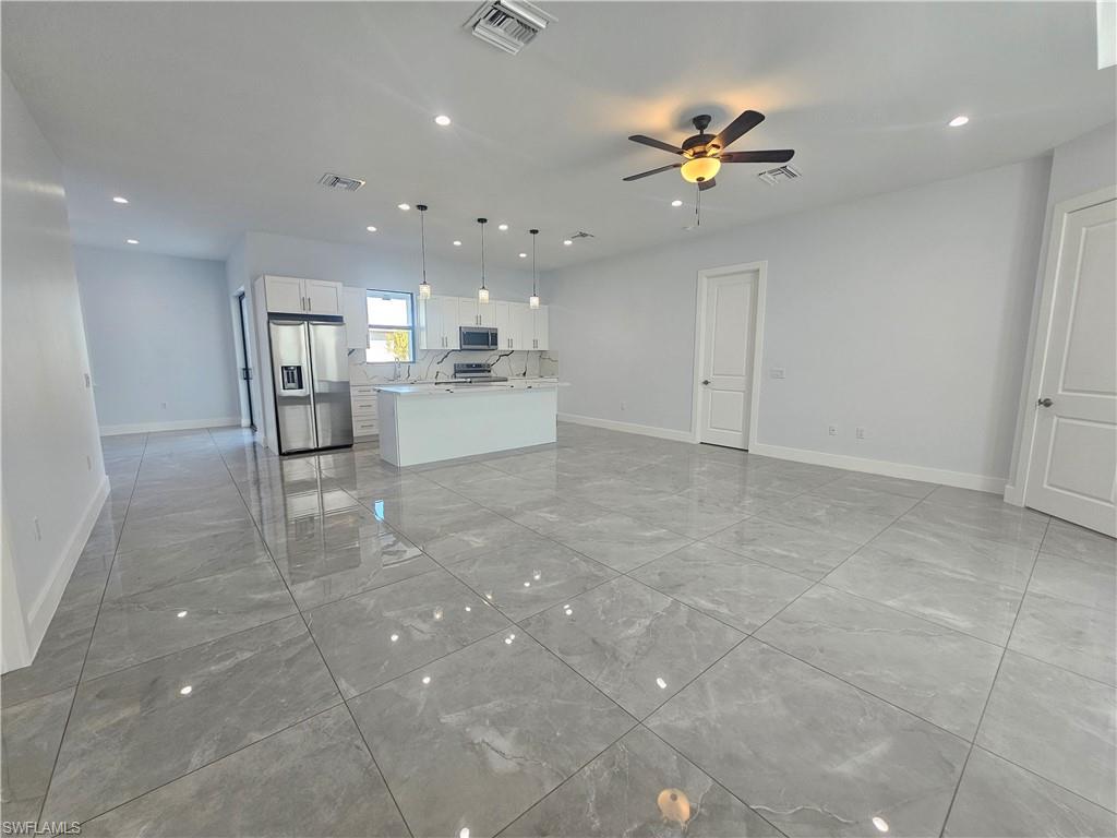 SAN CARLOS PARK - Residential