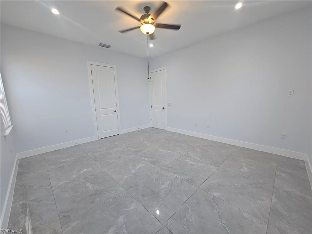 SAN CARLOS PARK - Residential