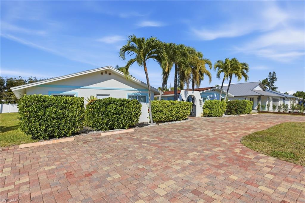 NAPLES PARK - Residential