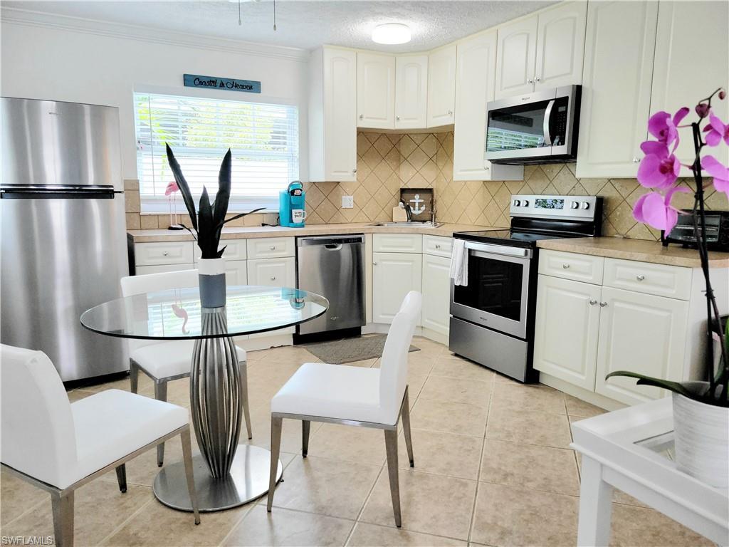 NAPLES PARK - Residential