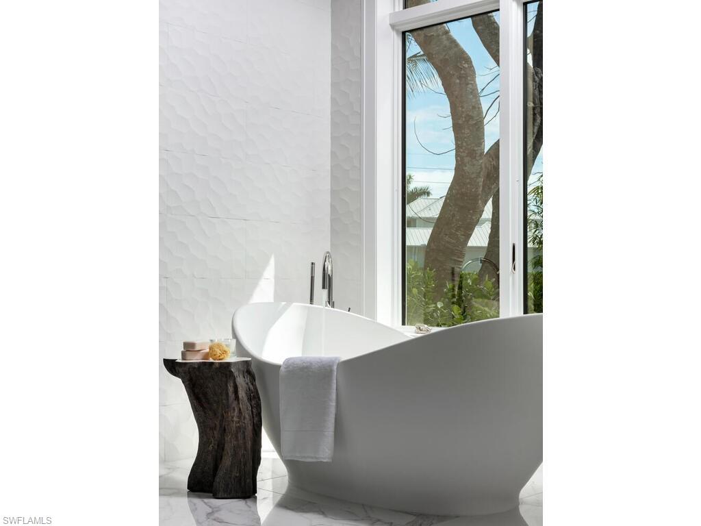 AQUALANE SHORES - Residential