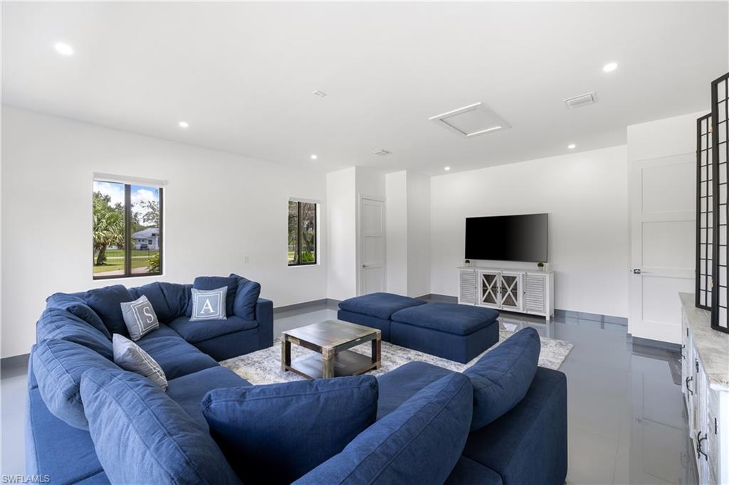 GOLDEN GATE ESTATES - Residential