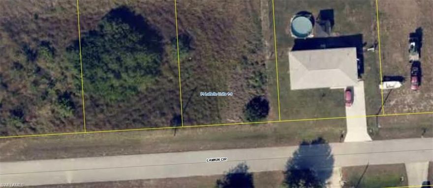 This is a great lot location in beautiful Port Labelle, Florida. You do not want to miss this. Make your offer today.