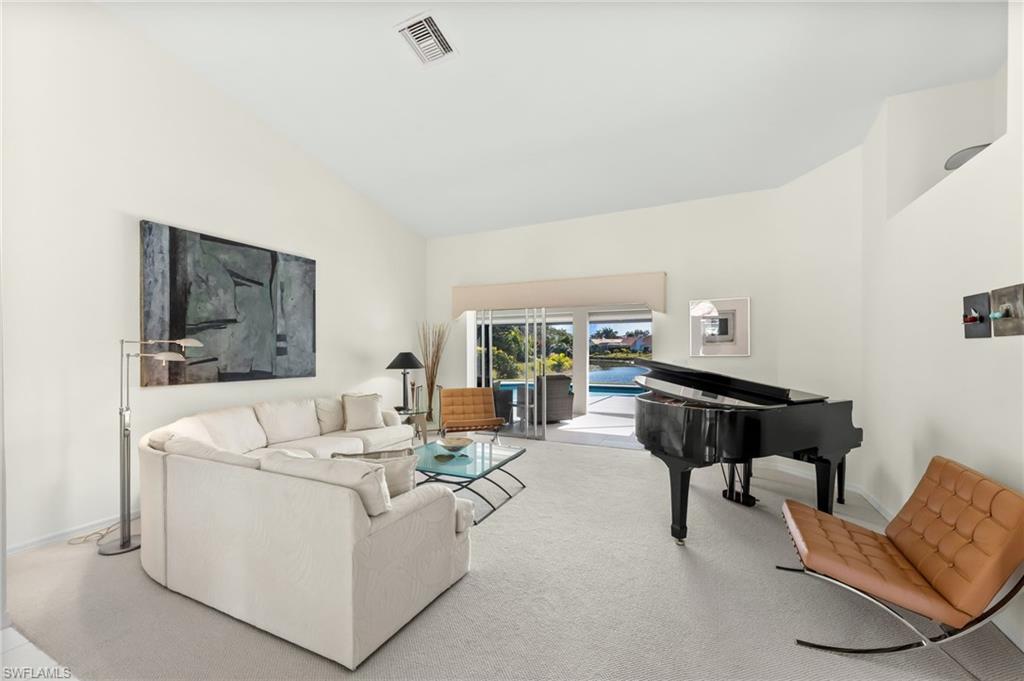 LONGSHORE LAKE - Residential