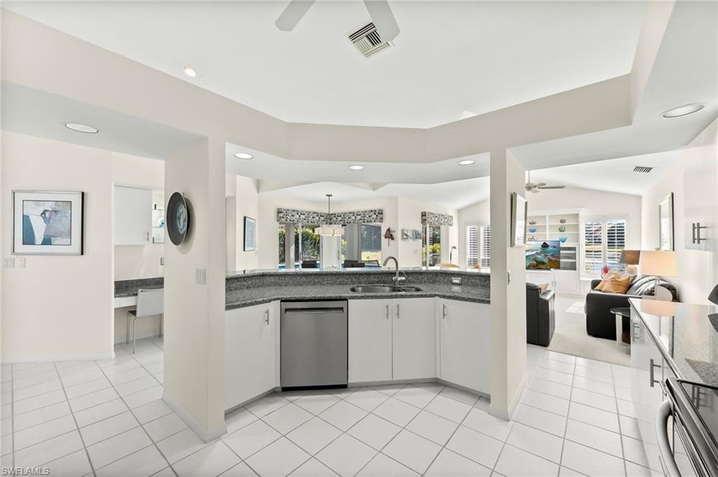 LONGSHORE LAKE - Residential