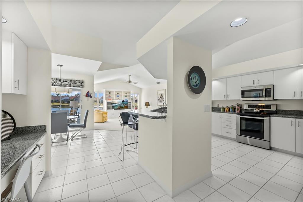 LONGSHORE LAKE - Residential