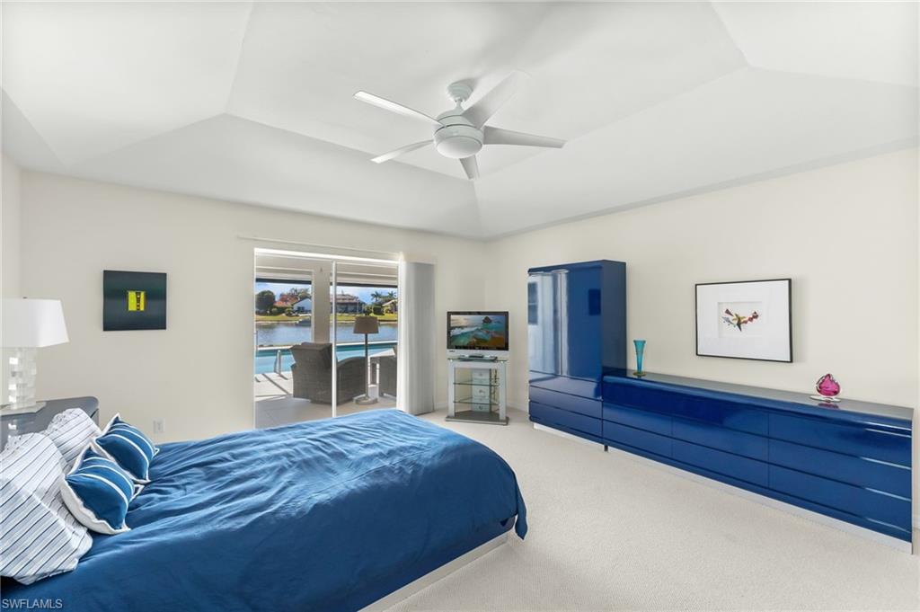 LONGSHORE LAKE - Residential