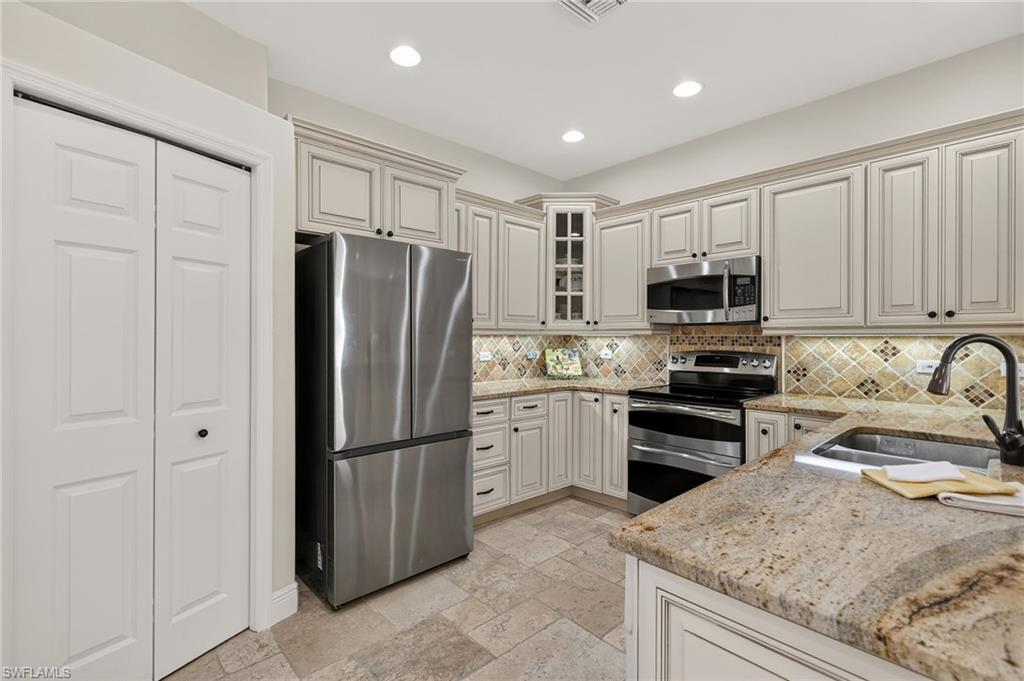 SOMMERSET VILLAS - Residential