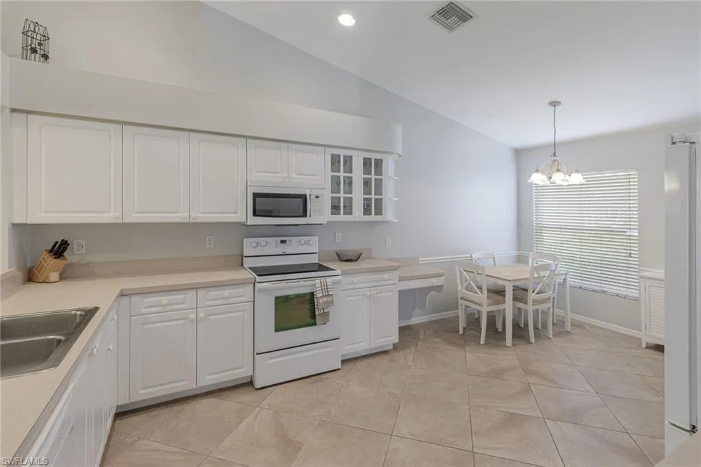 Naples, Florida 34112, United States, 3 Bedrooms Bedrooms, ,2 BathroomsBathrooms,Residential,Active,179709