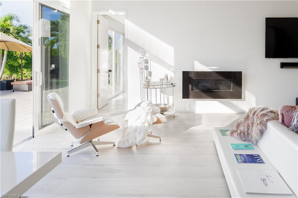 ROYAL HARBOR - Residential