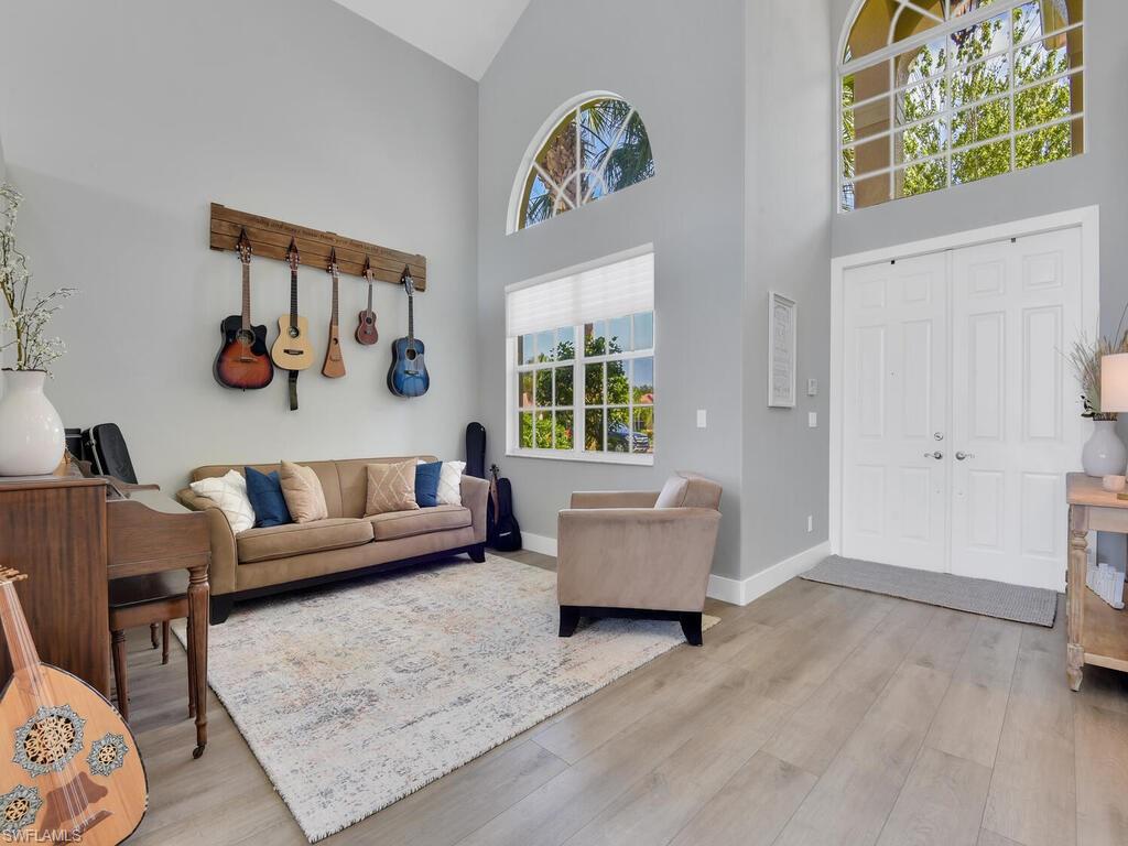 SATURNIA LAKES - Residential